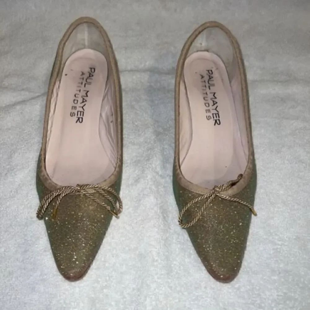 Paul Mayer Attitudes Womens Gold Sparkle Gold Kitten Heel Pumps Shoes Size 9.5